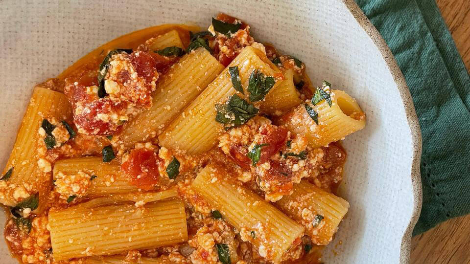 Pasta Alla Vodka com Ricota • Clube de Receitas Atilatte